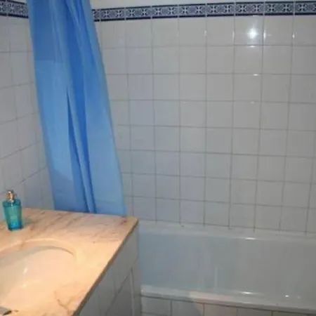 Апартаменты Casa Located Above Beach! Карвоейру