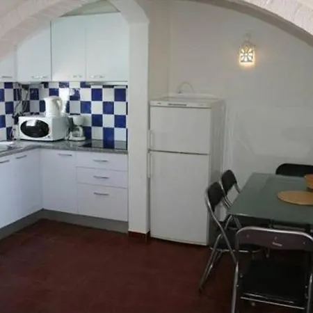 Lejlighed Casa Located Above Beach!